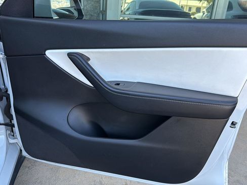 Used 2022 Tesla Model Y Performance AWD/4WD image 29