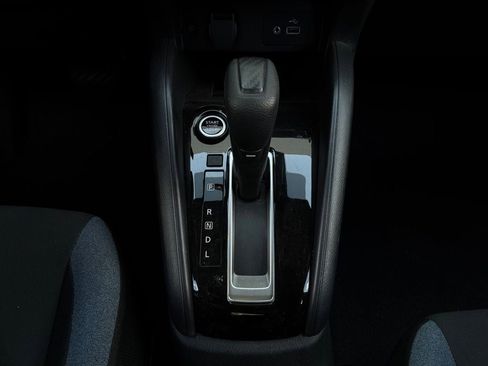 Used 2025 Nissan Versa SV FWD image 21