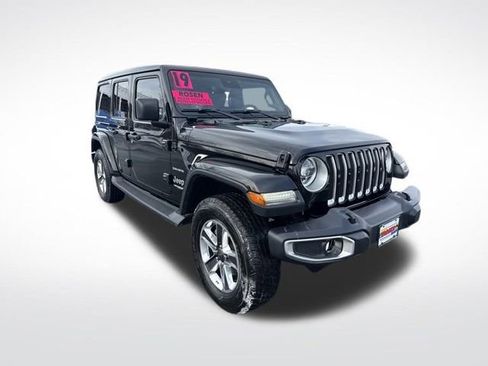 Used 2019 Jeep Wrangler Unlimited Sahara image 7