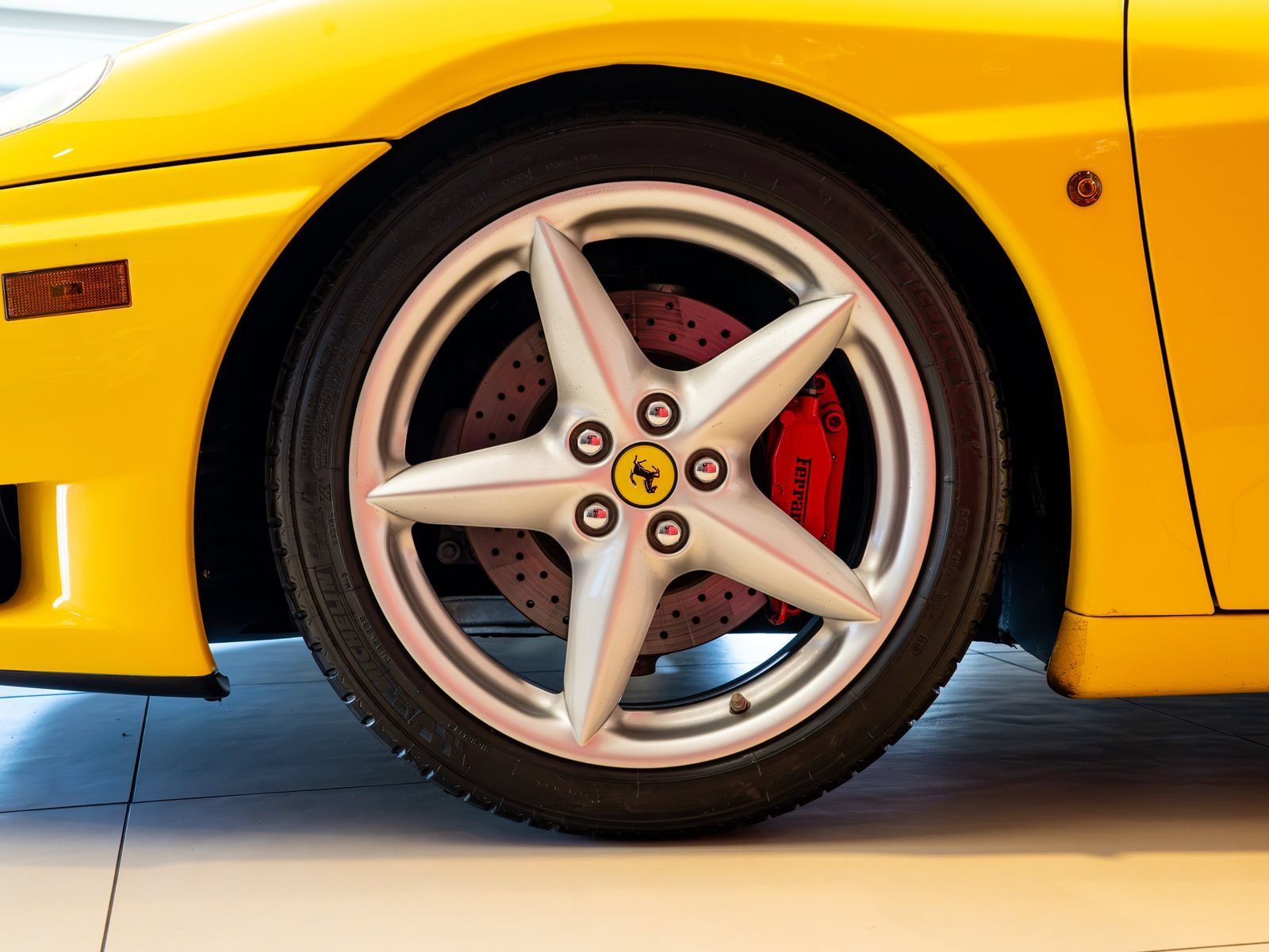 Used 2001 Ferrari 360 Modena RWD image 3
