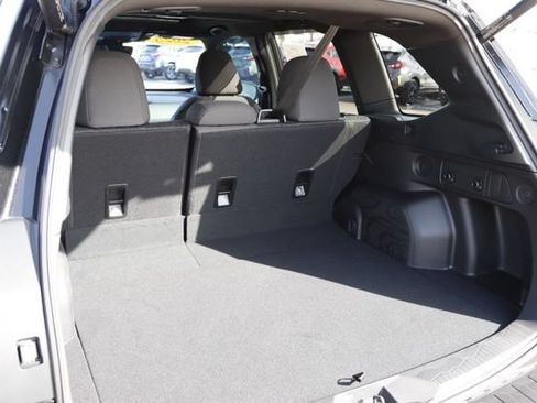 Used 2025 Subaru Forester Premium AWD/4WD image 5