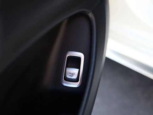 Used 2015 Mercedes-Benz S 63 AMG 4MATIC Sedan w/ Driver Assistance Package image 16