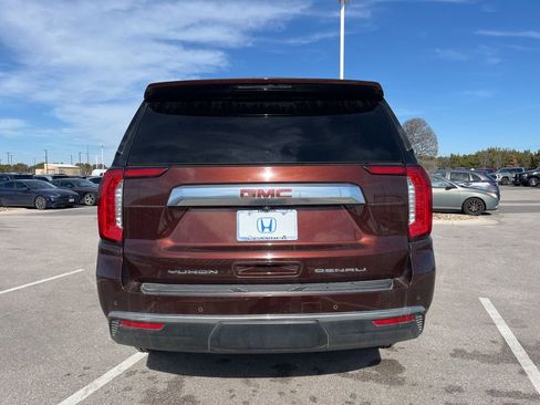 Used 2022 GMC Yukon XL Denali image 5