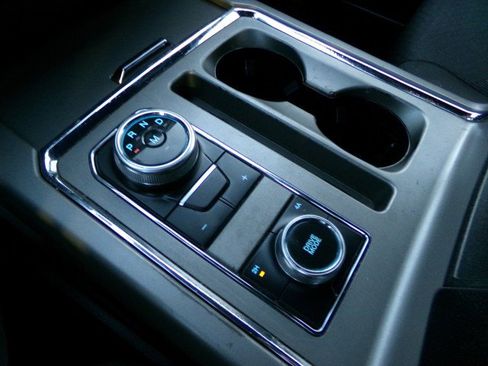 Used 2019 Ford Expedition Max XLT image 17