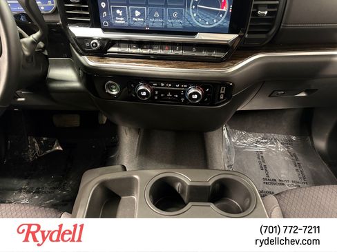 Used 2023 GMC Sierra 1500 SLE AWD/4WD image 15