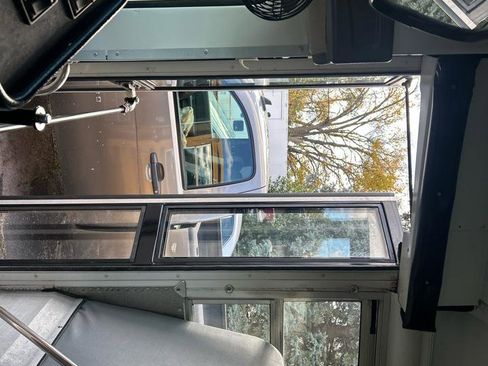 Used 2010 Chevrolet Express 3500 Extended RWD image 4