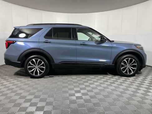 Used 2025 Ford Explorer ST-Line AWD/4WD image 9