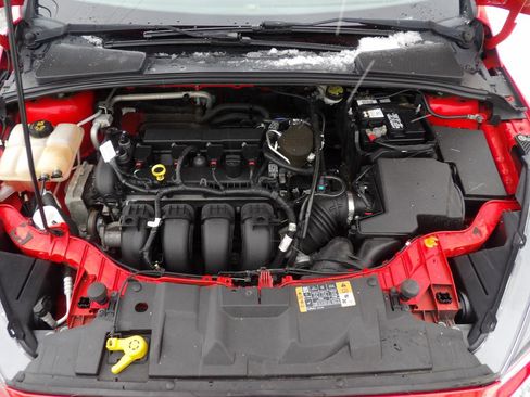 Used 2015 Ford Focus SE w/ SE Sport Package image 18