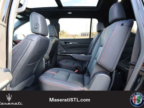 Used 2024 Chevrolet Traverse RS image 21