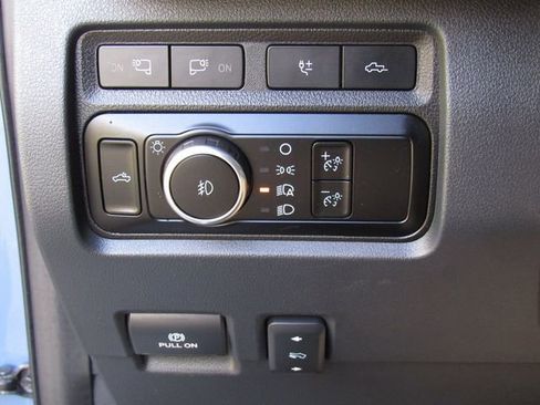 Used 2023 Ford F450 Platinum w/ FX4 Off-Road Package image 42