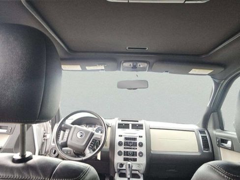 Used 2010 Mercury Mariner Premier image 9