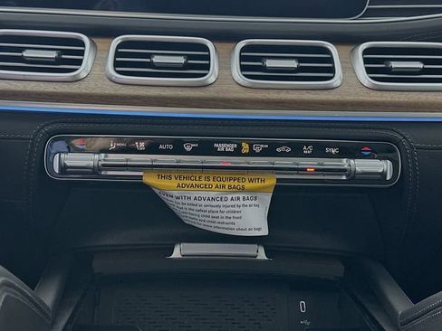 New 2026 Mercedes-Benz GLS 580 4MATIC image 16
