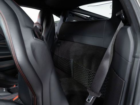 Used 2021 Ferrari F8 Tributo RWD image 38