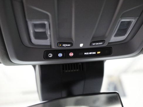 Used 2025 GMC Sierra 2500 Pro AWD/4WD image 24