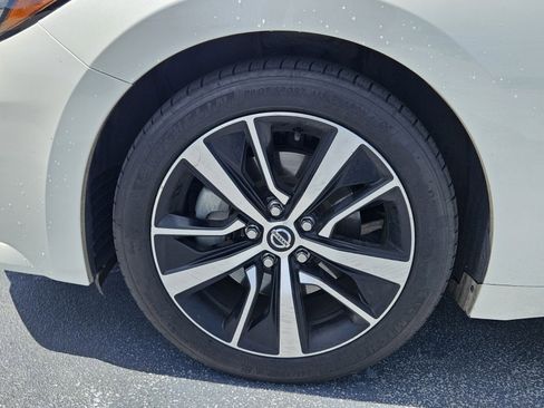 Used 2022 Nissan Maxima SV w/ Floor Mat Group FWD image 16