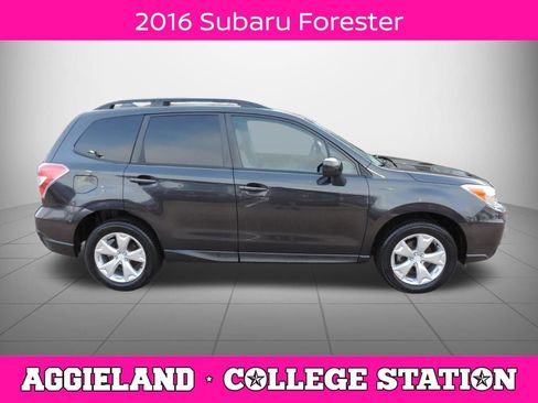 Used 2016 Subaru Forester 2.5i Premium AWD/4WD image 2