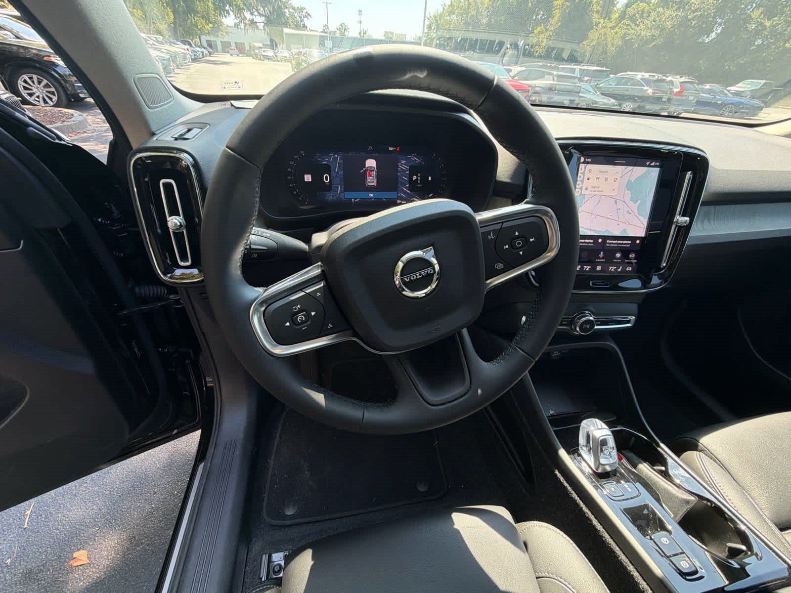 Certified 2026 Volvo XC40 B5 Plus AWD/4WD image 29