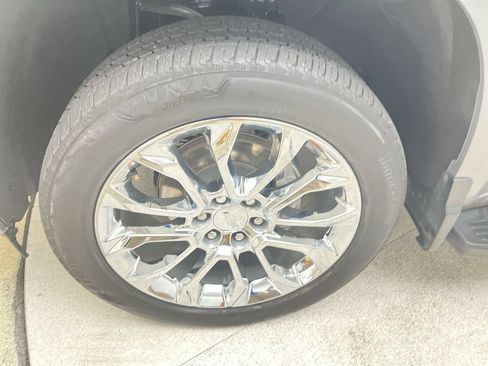 Used 2024 Chevrolet Silverado 1500 High Country w/ High Country Premium Package AWD/4WD image 14
