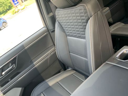 Used 2025 GMC Sierra EV Denali AWD/4WD image 21
