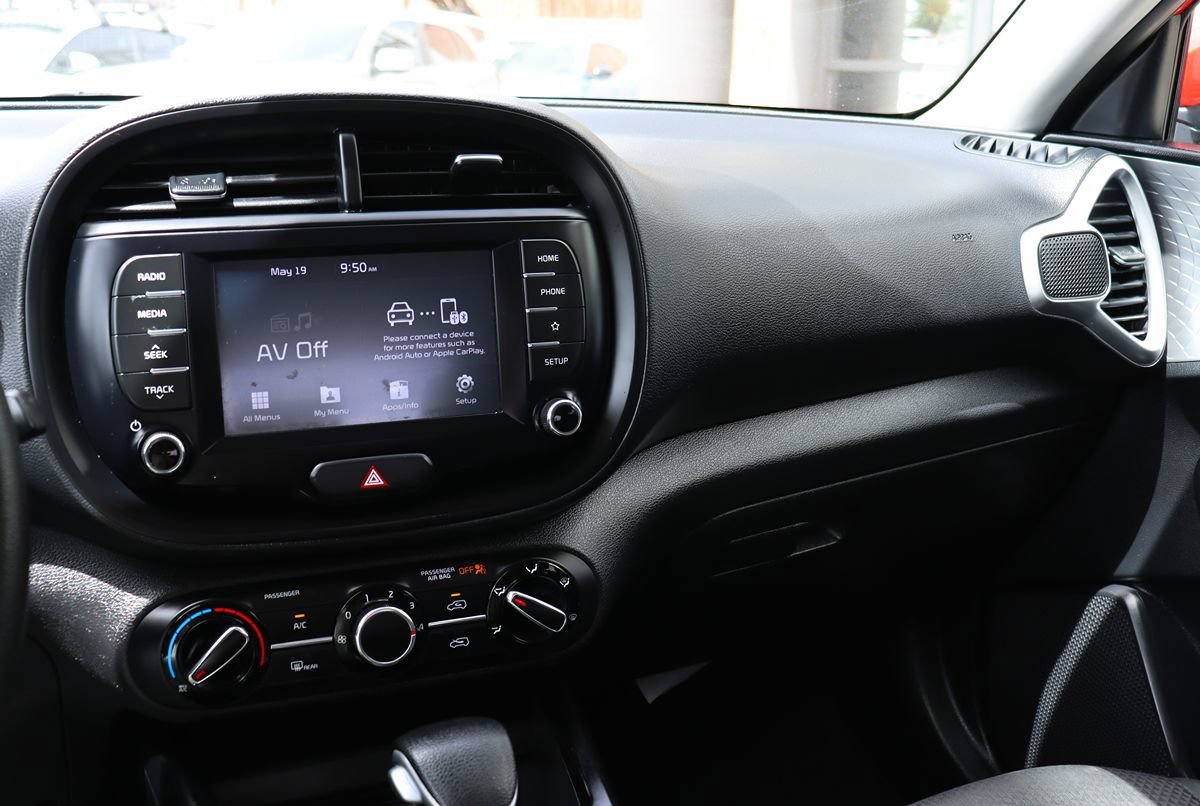 Used 2020 Kia Soul LX FWD image 43