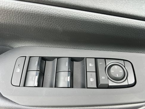 New 2026 Toyota Prius Plug-In Hybrid FWD image 12