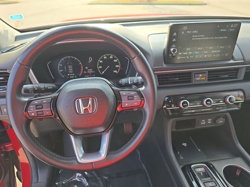 Used 2024 Honda Pilot Touring image 18