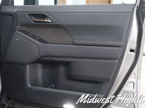 Used 2024 Lexus GX 550 w/ Accessory Package (2T) AWD/4WD image 39