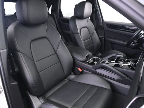 Certified 2022 Porsche Cayenne E-Hybrid image 24