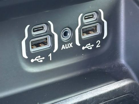 Used 2019 RAM 1500 Big Horn RWD image 32