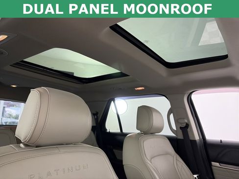 Certified 2017 Ford Explorer Platinum image 33