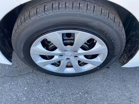 Used 2025 Toyota Corolla LE image 30