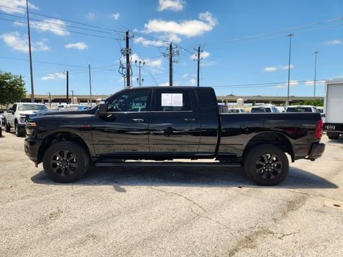 Used 2025 RAM 2500 Laramie w/ Night Edition AWD/4WD image 4