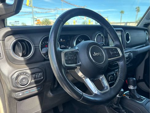 Used 2022 Jeep Wrangler Unlimited Sahara w/ Cold Weather Group image 9