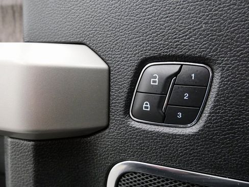 Used 2017 Ford F250 Lariat w/ Chrome Package image 16