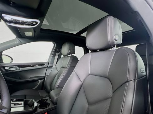 Certified 2026 Porsche Macan AWD/4WD image 14