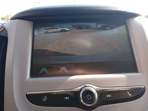 Used 2017 Chevrolet Cruze LS image 18