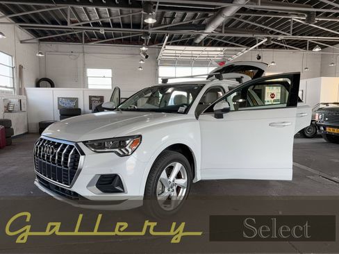 Used 2020 Audi Q3 2.0T Premium Plus w/ Premium Plus Package image 1