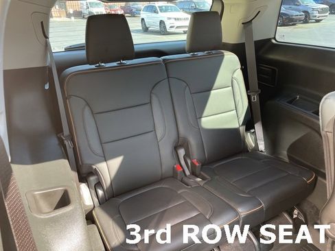 Used 2023 GMC Acadia AT4 w/ Technology Package image 19