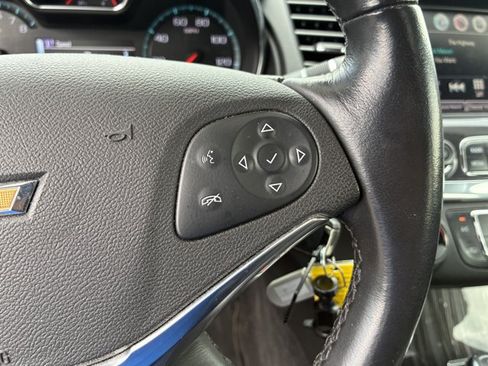 Used 2016 Chevrolet Impala LT w/ Convenience Package FWD image 16