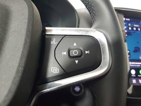 Certified 2026 Volvo XC40 B5 Plus AWD/4WD image 28