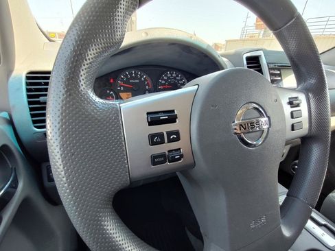 Used 2013 Nissan Frontier SV w/ SV Value Truck Pkg AWD/4WD image 20