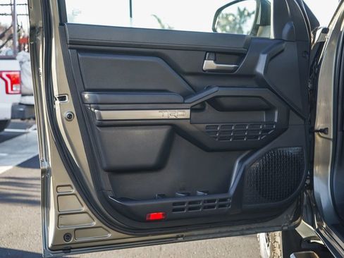 Used 2025 Toyota Tacoma TRD Off-Road image 22