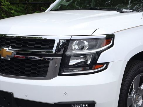 Used 2018 Chevrolet Tahoe LT w/ Luxury Package AWD/4WD image 3