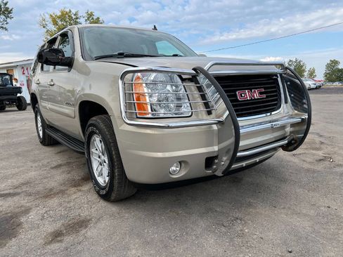 Used 2008 GMC Yukon SLT w/ SLT Preferred Equipment Group image 4