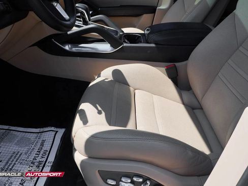 Used 2019 Porsche Cayenne Turbo w/ Premium Plus Package AWD/4WD image 18