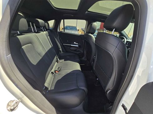Used 2021 Mercedes-Benz GLA 250 4MATIC image 12
