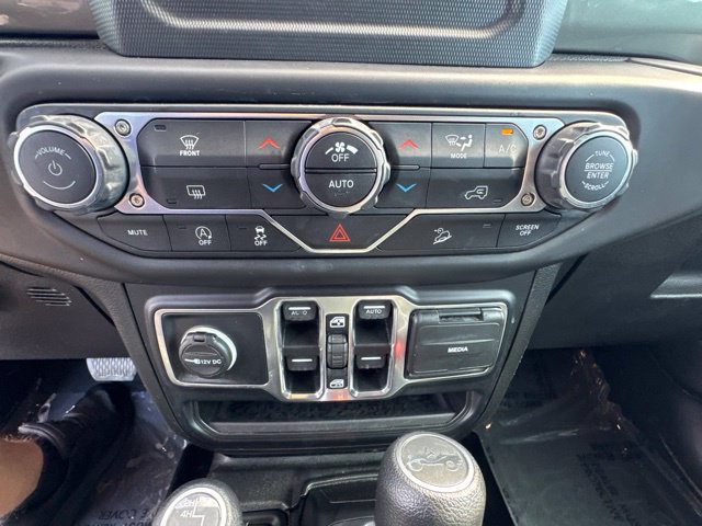 Used 2019 Jeep Wrangler Unlimited Sahara AWD/4WD image 23