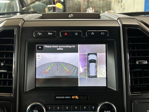 Used 2019 Ford Expedition Limited w/ Equipment Group 303A AWD/4WD image 19