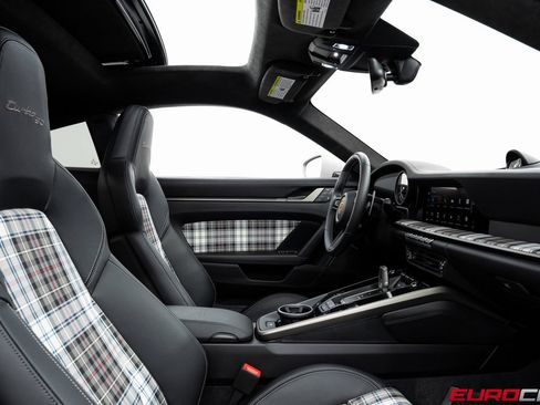 Used 2025 Porsche 911 Turbo S AWD/4WD image 40