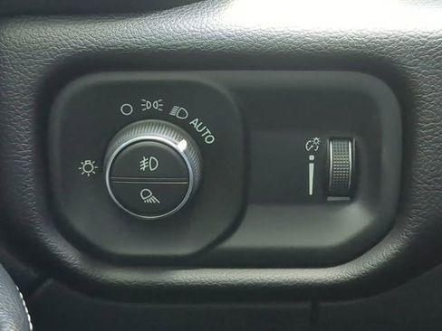 Used 2024 RAM 3500 Big Horn w/ Sport Appearance Package image 27